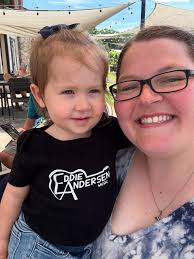 Another beautiful day at @taborhillwinery!🍇I was happily distracted by my  smallest fan sporting the very first piece of Eddie Andersen Music  merch!🤩I can sing to my little fans all day! • #livemusic #