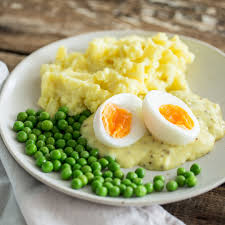 Senfeier Mit Kartoffelstampf Und Erbsen Der Klassiker Von Fruher Rezept Billiges Essen Rezepte Senfeier