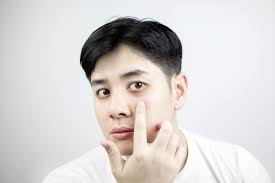 Dietitian reveals why you're waking up with puffy face every day