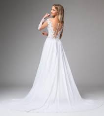 Check spelling or type a new query. Schmale Brautkleider Elegant Klassisch Jetzt Online Kleiderfreuden