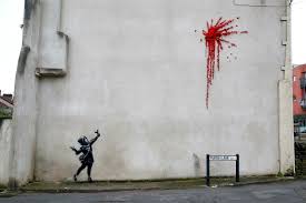 Dissimulant sa véritable identité, cet artiste mêle généralement humour, message politique et poésie. Un Nouveau Banksy Realise A Bristol Pour La St Valentin A Ete Vandalise Arts In The City