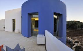 Affitto Trulli Ostuni Ville Al Mare In Puglia Apulia Rentals Masseria Contemporanea Con Piscina Piscina Cortile Della Piscina Villa