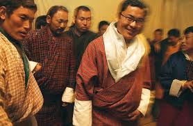 Die einwohnerzahl in bhutan stieg um rund 8.700 einwohner an. Bhutan Ein Volk Entdeckt Die Demokratie Geo