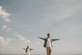 Vendors involved in this project: Couple Spread Wings For Spectacular Pre Wedding Album At Sumba Bridestory Blog