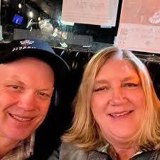 Who can recommend a highly experienced dog sitter in Flagstaff?