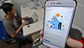 Atau kalian sudah mencoba mendaftar tapi masih sulit saat upload dokumen yang butuhkan? Gaji Bos Kartu Pra Kerja Hampir Rp50 Juta Pak Jokowi Ini Gak