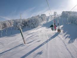 Il 15 febbraio scadono il divieto di apertura degli impianti da sci e quello di spostamento tra aree impianti da sci e chiusure tra regioni, il governo al bivio tra riaperture e proroga. Monte Piselli Oggi Sabato 12 Gennaio Impianti Sciistici Aperti Il Martino