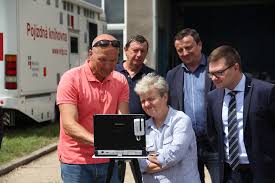 Kdybychom věděli, jak se v číně vyrábějí fotovoltaické panely, přestali bychom si o této čisté energii dělat iluze. Ceska Firma Jako Prvni Na Svete Vyvinula System Na Presne Mereni Radiace Pomoci Dronu Tzb Info