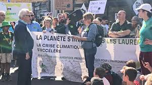 François legault et youri chassin dimanche, lors de l'annonce de la candidature de l'économiste la coalition avenir québec a annoncé dimanche que l'économiste youri chassin porterait les couleurs. Marche Pour Le Climat Journal Des Citoyens