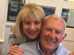 Looking for a launderette that will wash and dry coverless duvets please.  Prefer torquay.