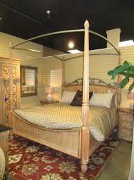 Shop cherry wood king canopy bed at bellacor. Henredon Four Poster Canopy Bed In A King Size The Light Wood Of This Bed Is Accented With A Bronze Metal Detail In The Headboard And Canopy Bed Henredon Bed