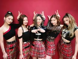In der girlgroup begeistern yeji, lia, ryujin, chaeryeong und yuna fans auf der . Jyp Entertainment Reveals Itzy S Tentative Music Comeback Date