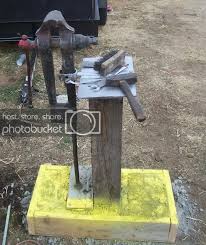 Antique Blacksmith Vise Foot Hold Jaws Great Early Look Pin By D Mccurdy On Blacksmithing In 2020 Blacksmithing Vise Vises