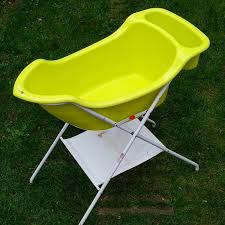 Baignoire De Couleur Verte Avec Pied En Forme De Bateau Babyboat Babymoov Transat De Bain Baignoire Couleur Vert