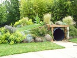 Privatemosaicgarden Hobbit House Children Don T Need Manicured Lawns They Hugel Garten Garten Kinderspielplatz Garten
