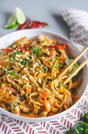 Pad thai is one of my favorite meals— in fact, in was one of the only foods i could tolerate while pregnant. Easy Spicy Chicken Pad Thai My Modern Cookery