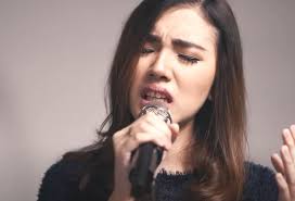 Wali adalah grup musik asal tanah air yang dibentuk di ciputat, jakarta, pada tahun 1999. Lirik Lagu Penolong Yang Setia Milik Melitha Sidabutar Lengkap Dengan Chordnya Sonora Id