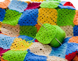 Doch die decke wird einf ach zu schwer, deshalb ist nun eine supertolle  abendsvordemfernsehaufdem sofa strickenkuscheldecke daraus geworden. Decke Stricken