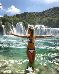 Check spelling or type a new query. Anzhelika Terlyuga V Kroshechnom Kupalnike Na Goryachih Foto Iz Instagram Rbk Ukraina