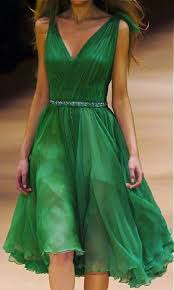 Inspiration Tenue De Soiree Sublime Robe Signee Alexander Mcqueen Dress Green Dress Pretty Dresses Beautiful Dresses Fashion