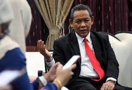 Kenaikan gaji penjawat awam diteruskan 1 julai. Gaji Mb Exco Negeri Sembilan Dipotong 6 Bulan Lagi Astro Awani