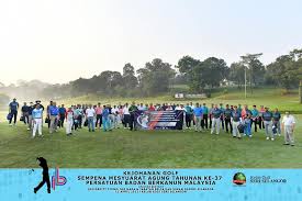 If you want to learn berkanun in english, you will find the translation here, along with other translations from malay to english. Persatuan Badan Berkanun Malaysia Home Facebook