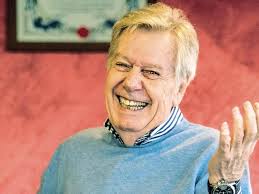 Claudio Lippi: «Per dieci anni di Buona Domenica ho preso lo Xanax.  Cuccarini e Natalia Estrada due amori mancati. Clerici? Mangia troppo e poi  cerca le diete»