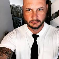 Hello everybody. My name is Christian and I'm from Cologne, Germany. I'm  sick of online friends making apps and now I'm switching over to PenPals.  I'm looking for pals around the world.