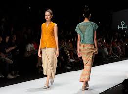 Submerged, my response to salt, drawn up especially for fjord review. Jakarta Fashion Week 2020 Sejauh Mata Memandang And Oscar Lawalata Culture Manual Jakarta
