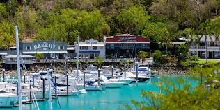 It is part of the great barrier reef. Cruise Whitsundays Hamilton Island Freestyle Whitsundays Day Tours Airliebeach Com