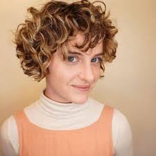 Curly hair can be a dream come true if you have the right hairstyle to compliment the look. 29 Short Curly Hairstyles To Enhance Your Face Shape