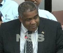 Bouterse installed gilmore hoefdraad, a former international monetary fund (imf) official, as the new governor of the central bank of suriname. Starnieuws Hoefdraad Bekritiseerd En Geprezen In Dna