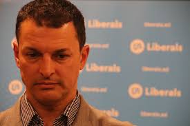 Liberals es dona ara de marge fins al setembre per poder-se ressituar i que  “el partit continuï”