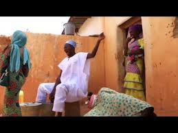 Sambo a gaske yafaru ko wakace. Yan Iskan Matan Hausa Mata Yan Iskan Layi Aliartwork Comedy Hausa Songs Hausa Films