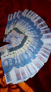 Menulis dan blogging jadi satu hobi dan mata pencaharian yang mengahsilkan. Foto Duit Banyak Ilustrasi Karakter Aplikasi Flanel Gambar