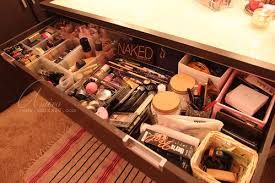 Amira S Blog My Vanity تسريحتي ومجموعه مكياجي