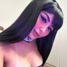 Fotos da Livia Dias exibindo a buceta peluda