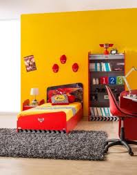 Yatak odalarınızın geniş ölçülere sahip olması durumunda çift kişilik karyola alarak daha rahat bir uyku için geniş bir karyola seçimi yapabilirsiniz. Cars Kids Teens Cocuk Ve Genc Odalari Alfemo Mobilya Disney Mobilya Serisi