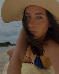 Beautiful birthday girl, love you with my whole heart 🤍@emily.abrahamson