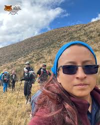 CLUB DE ANDINISMO POLITÉCNICO Salida: Cotopaxi Jefe de salida : Marjori  Vargas Participantes : Edgar Vaca Myriam Toro Darwin Lomas Marcos Cepeda  Oscar Lucero Iván Sakazar Fabricio Romero Nos reunimos a las