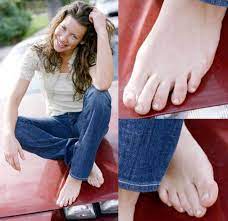 What did evangeline lilly wear to the craig ferguson show? Can T Stop Thinking About Evangeline Lilly S Feet Celebrityfeet
