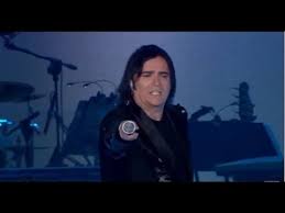 Renato zero, nome d'arte di renato fiacchini (roma, 30 settembre 1950), è un cantautore, showman, ballerino e produttore discografico italiano. Renato Zero Amico Lagu Mp3 Mp3 Dragon