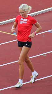 Karoline bjerkeli grøvdal virket å ha god kontroll i forsøksheatet på 5000 meter i ol fredag. Datei Karoline Bjerkeli Grovdal 2010 06 04 Bislett Games Jpg Wikipedia