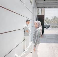 Boleh bertempat di indoor / outdoor asal ✔️berkesan. Baju Couple Prewedding Casual Hijab Baju Pesta Dan Kondangan Modern