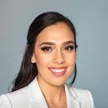 Elisha Munoz's Instagram, Twitter & Facebook