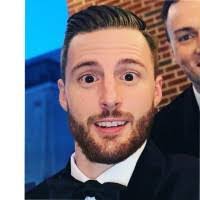 Lesley Bachman's Instagram, Twitter & Facebook