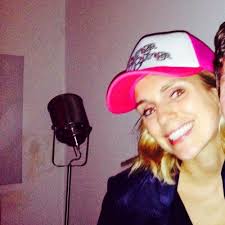 Amelie Werner (@AmelieWerner)