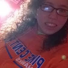 Shelby Thacker's Instagram, Twitter & Facebook