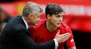 Det är kul att heta victor nilsson lindelöf just nu. Officiellt Lindelof Forlanger Sitt Kontrakt Med United Skriver Nytt Langtidskontrakt