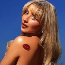 Meri Peterson's Instagram, Twitter & Facebook